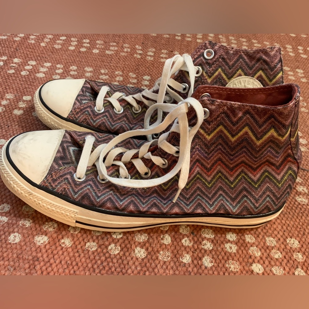 **BARELY WORN rare limited edition converse size 11 women’s